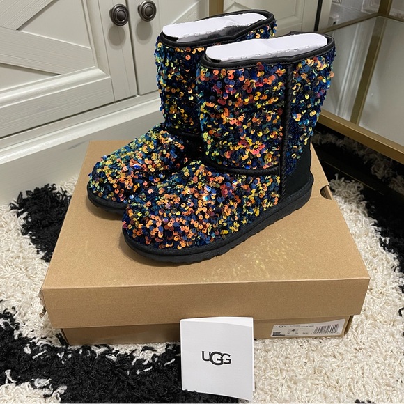 NIB Women’s Size 6 (European Size 36) UGG Classic Mini Sequin In Medallion Blue - Picture 8 of 15